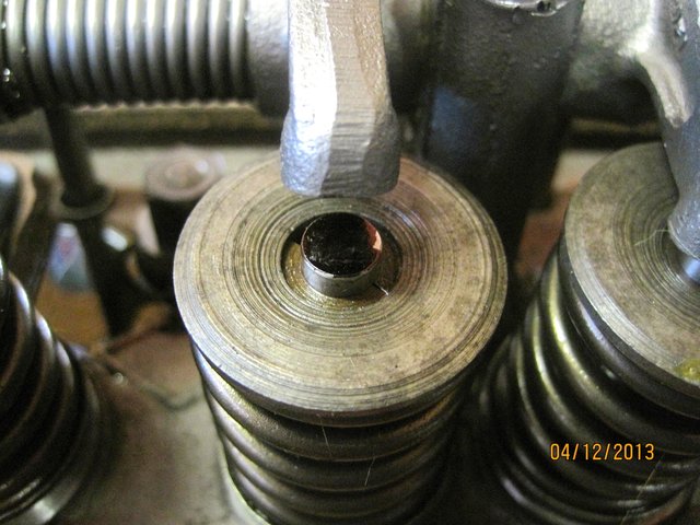 Valve stem #4 - Poor contact again but it starts just short of the middle then moves across to the outside of the stem.